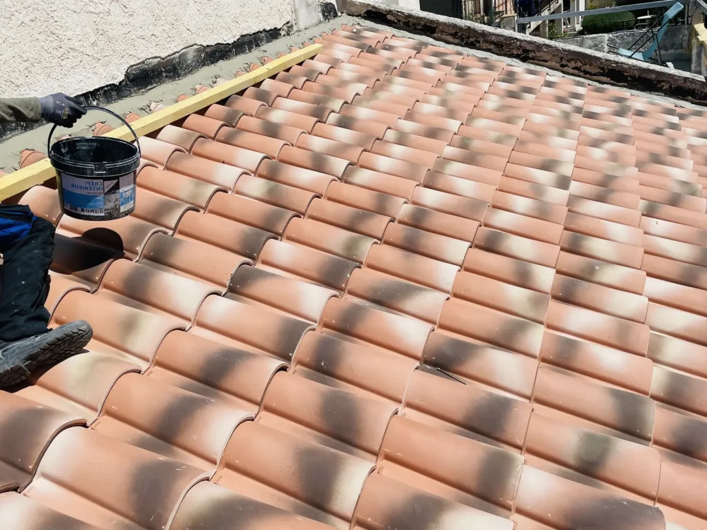 Réfection d’une toiture avec rénovation de charpente et isolation sur Aix en Provence.