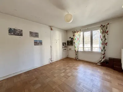 A vendre dans le quartier forêt de Saint Germain en Laye un appartement familial de 5 chambres de 174M²