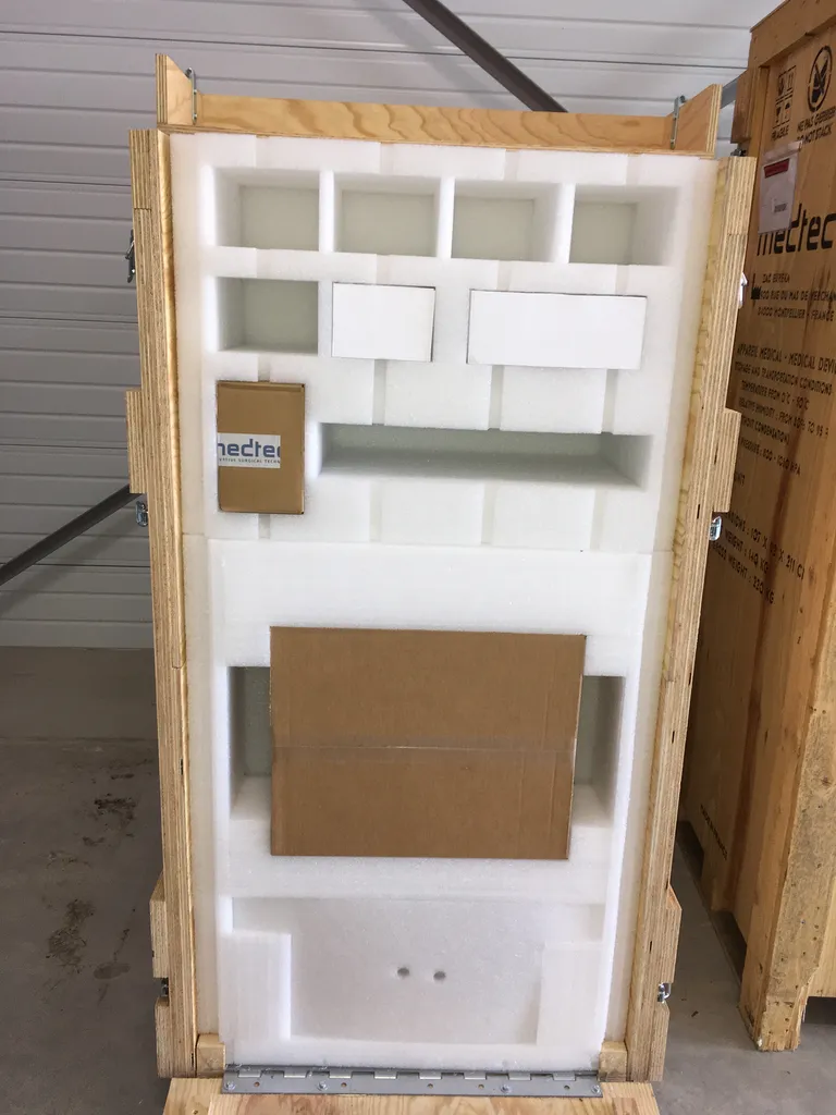 Packaging complet caisse bois + Mousse PE pour appareil médical