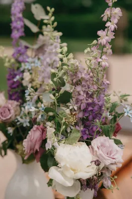 Organisation avec une agence d'un Mariage Indonésien et cérémonie symbolique dans le parc d'un Château luxueux à Aix-en-Provence