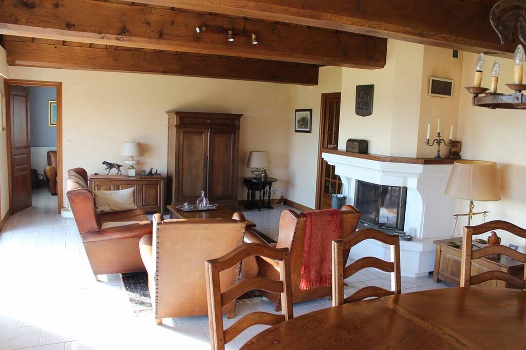 Vends vaste maison normande construite sur un terrain avec vue sur la vallée calvados 14