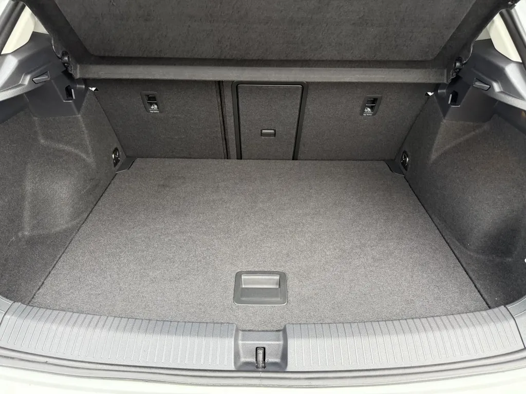 Volkswagen T-Roc d'occasion à prix mandataire près du Havre : SUV diesel automatique récent et garanti.