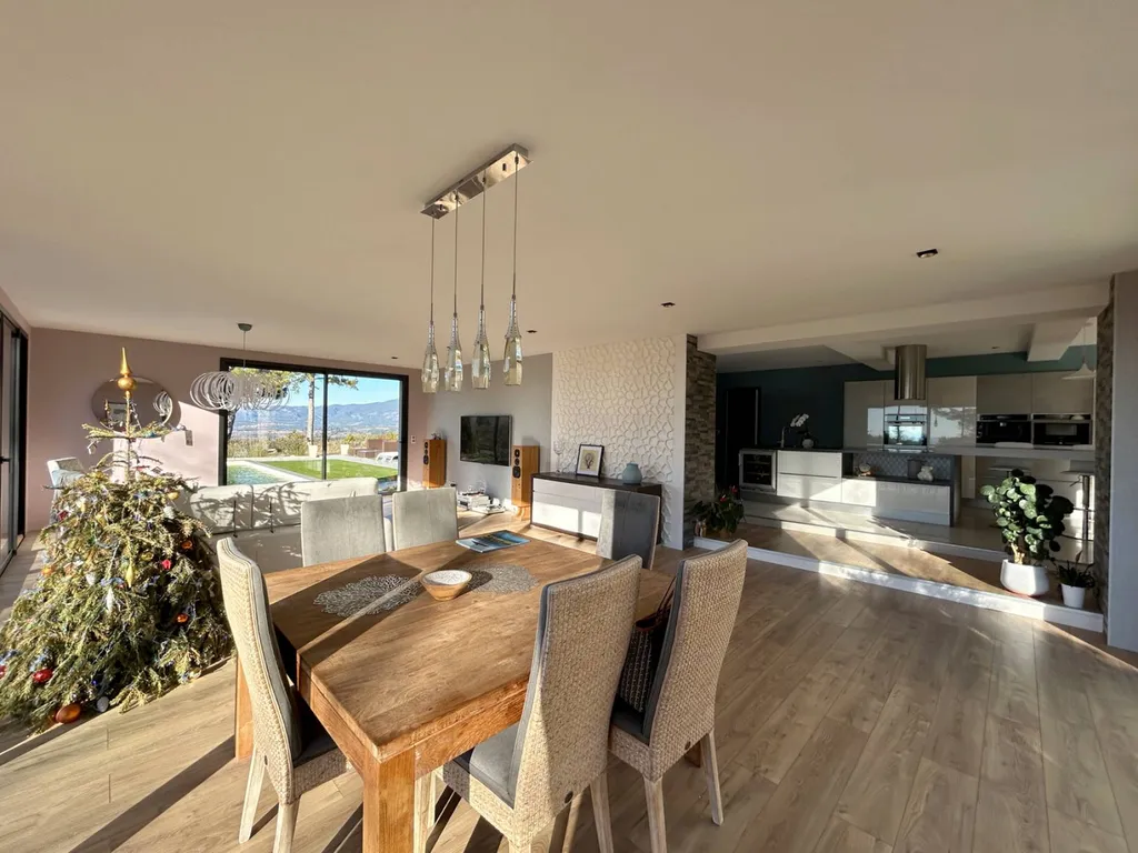 Blauvac, maison moderne en position dominante avec vues panoramiques   