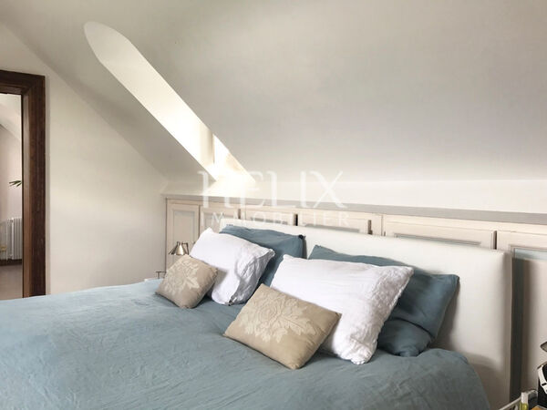 Beau duplex 190 M2 avec terrasse 50 M² à 5 mn RER A