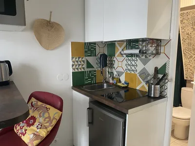 Studette meublée de 12 m² au Pecq Saint-Wandrille, proche Saint-Germain-en-Laye, écoles et RER A à pied