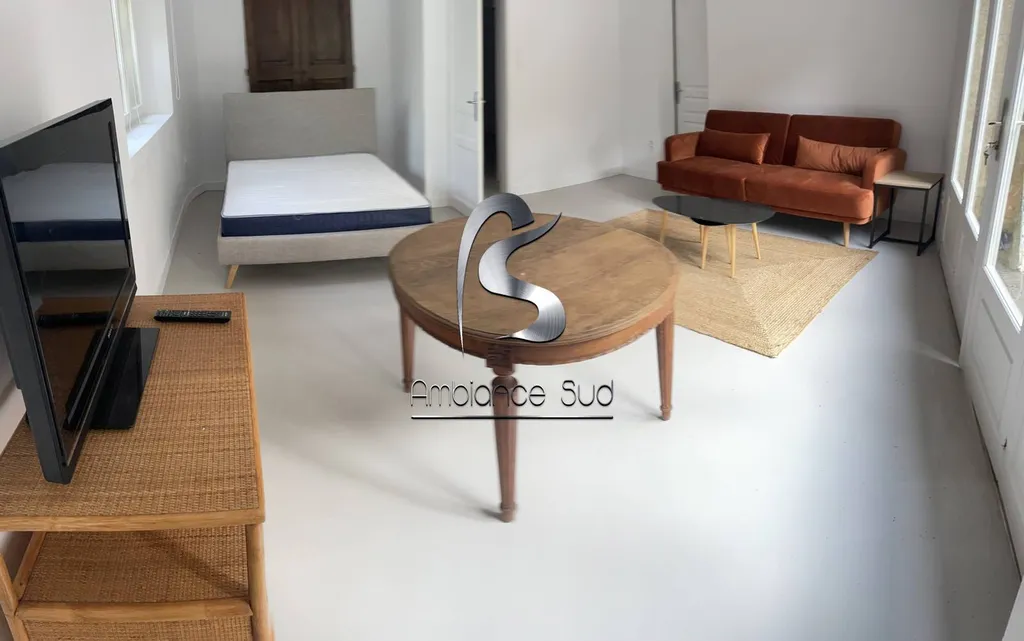 Rénover un sol en carrelage avec du béton ciré coulé à Aix en Provence