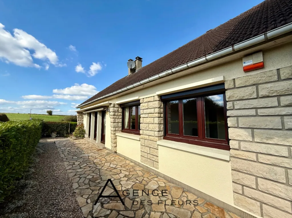 A vendre, jolie maison de 88 m² sur un terrain de 819m² situé à Quevreville-la-Poterie 76520