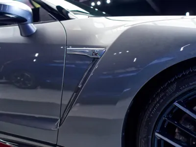 Film de protection PPF XPEL Fusion appliqué sur une GT-R pour un client basé à Lorient.