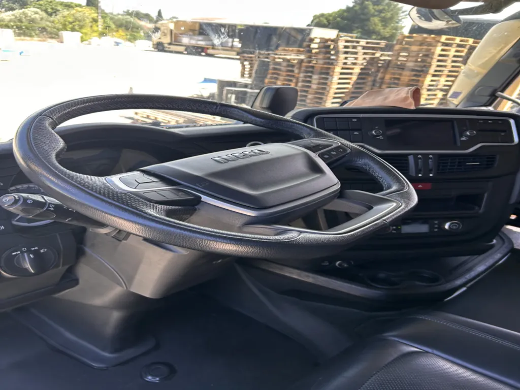 IVECO TRACTEUR S WAY 580