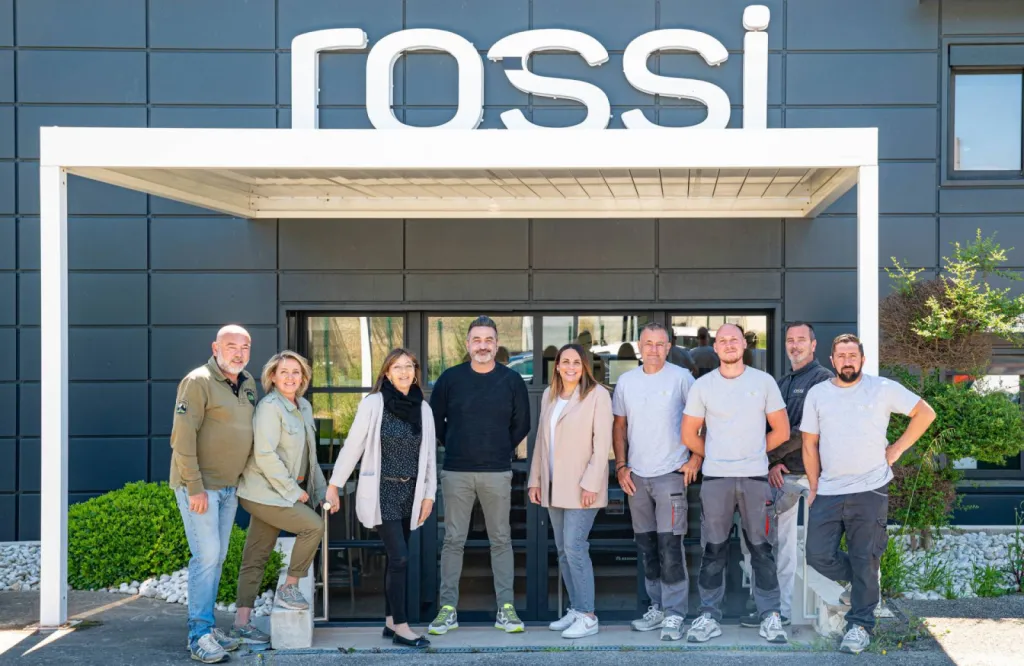 Pose de menuiserie à Salon de Provence et installation de pergola bioclimatique en alu