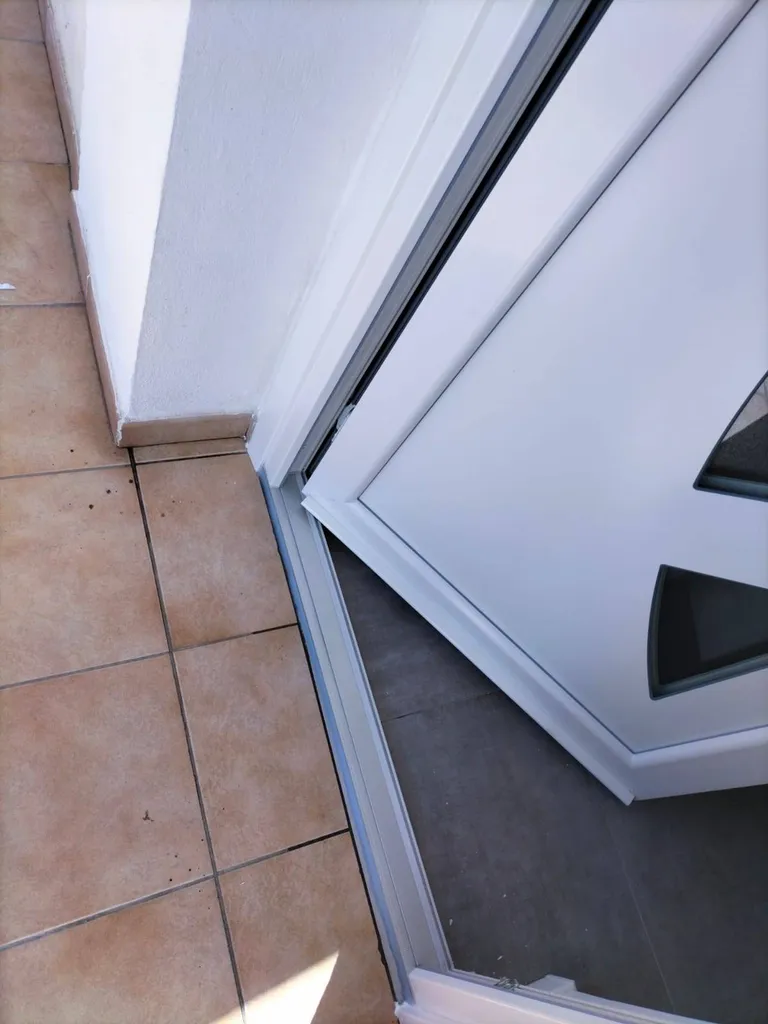  Devis gratuit pour une installation de porte d'entrée en PVC à Villeurbanne