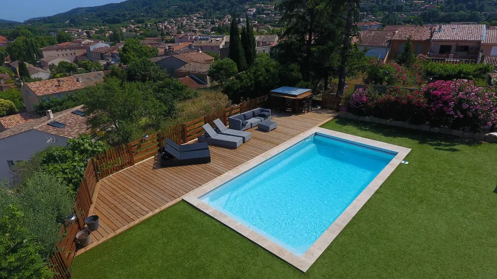 piscine vue aérienne vue drone
