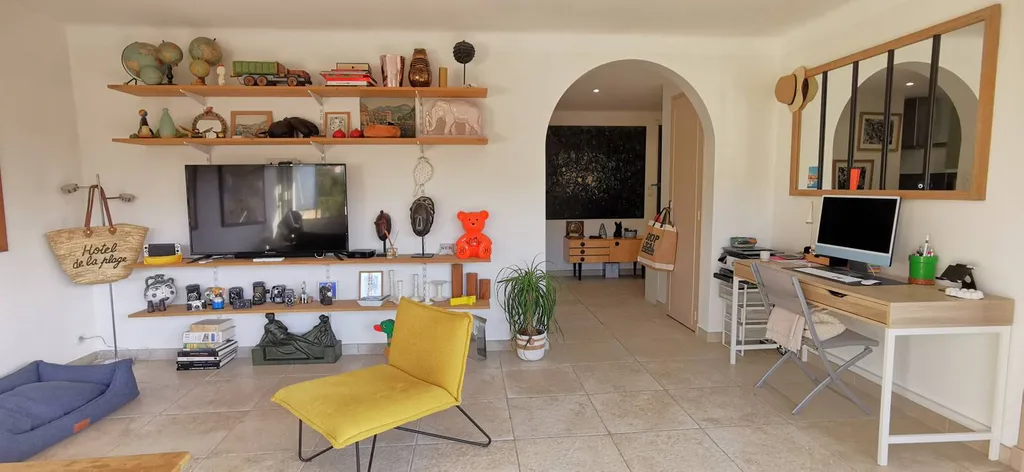 Vente appartement T2 Cassis  en dernier étage avec terrasse dans résidence fermée