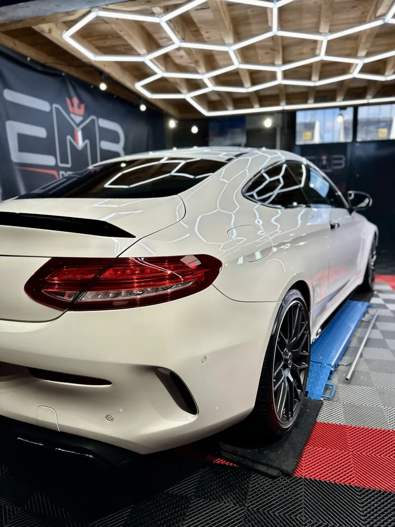 polissage Carroserie traitement céramique EMB DETAILING Vaugneray socialiste Mercedes C63 AMG