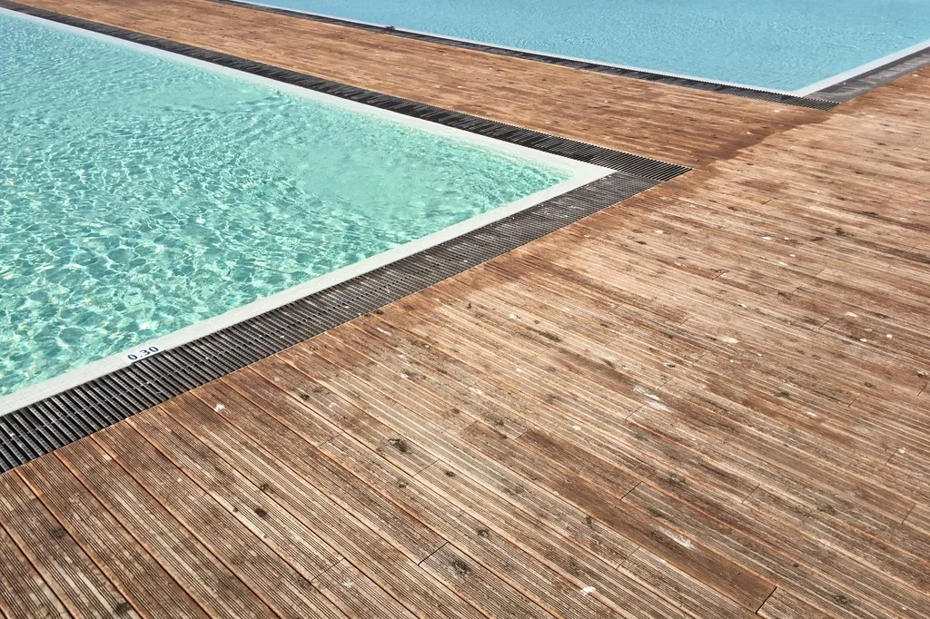 Constructeur de piscine pour un bassin de baignade chez un particulier proche de Pauillac, Gironde