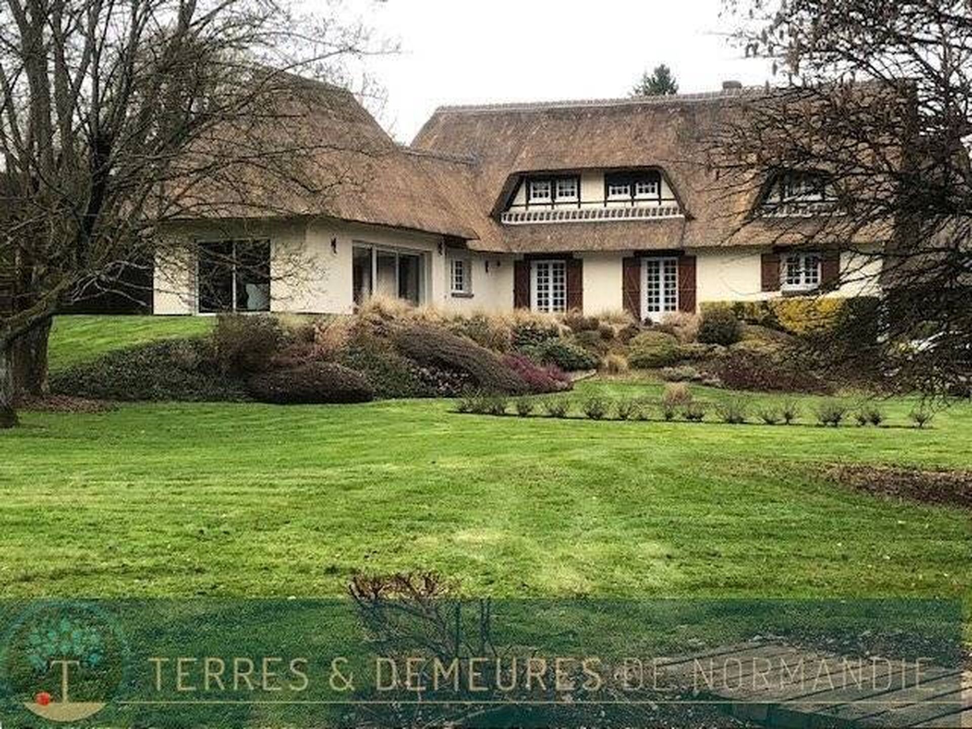 UNE CHAUMIERE DANS LA VALLEE DE LA BRESLE - 30 MN de la Mer