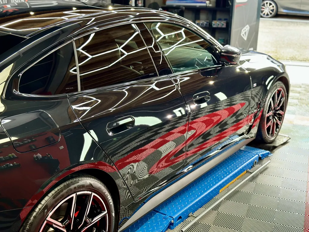 spécialiste du Traitement céramique sur lyon et sa région . spécialisé dans la protection carrosserie BMW 