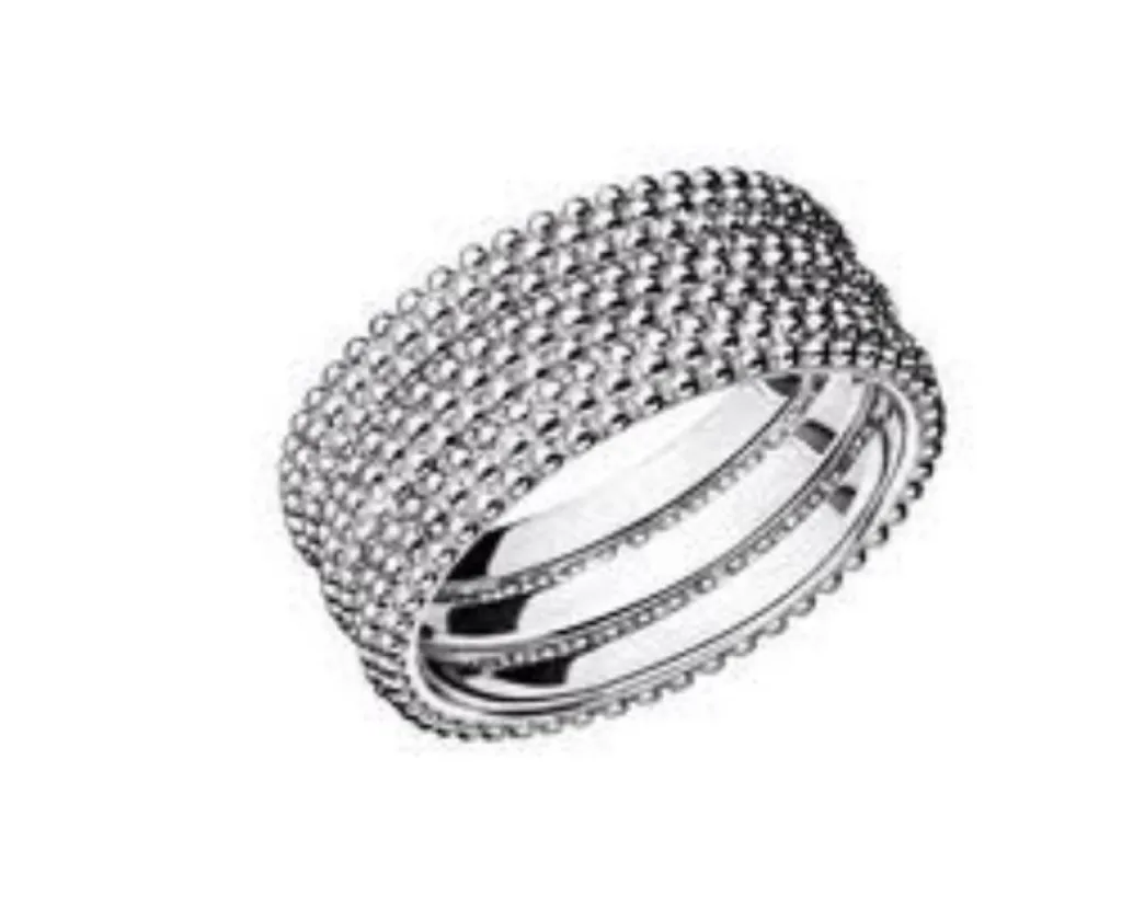 Idée originale de cadeau de Noël: Un bijou en or Mauboussin dans le caviar