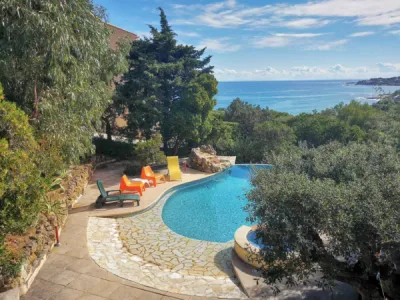 Villa 6 pièce(s) 5 chambre(s) 158 m² Saint Aygulf (83370)