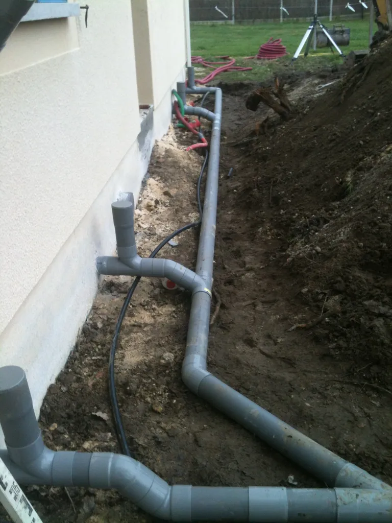 Contactez l'entreprise DUBOURG pour vos travaux de raccordement au tout à l'égout.