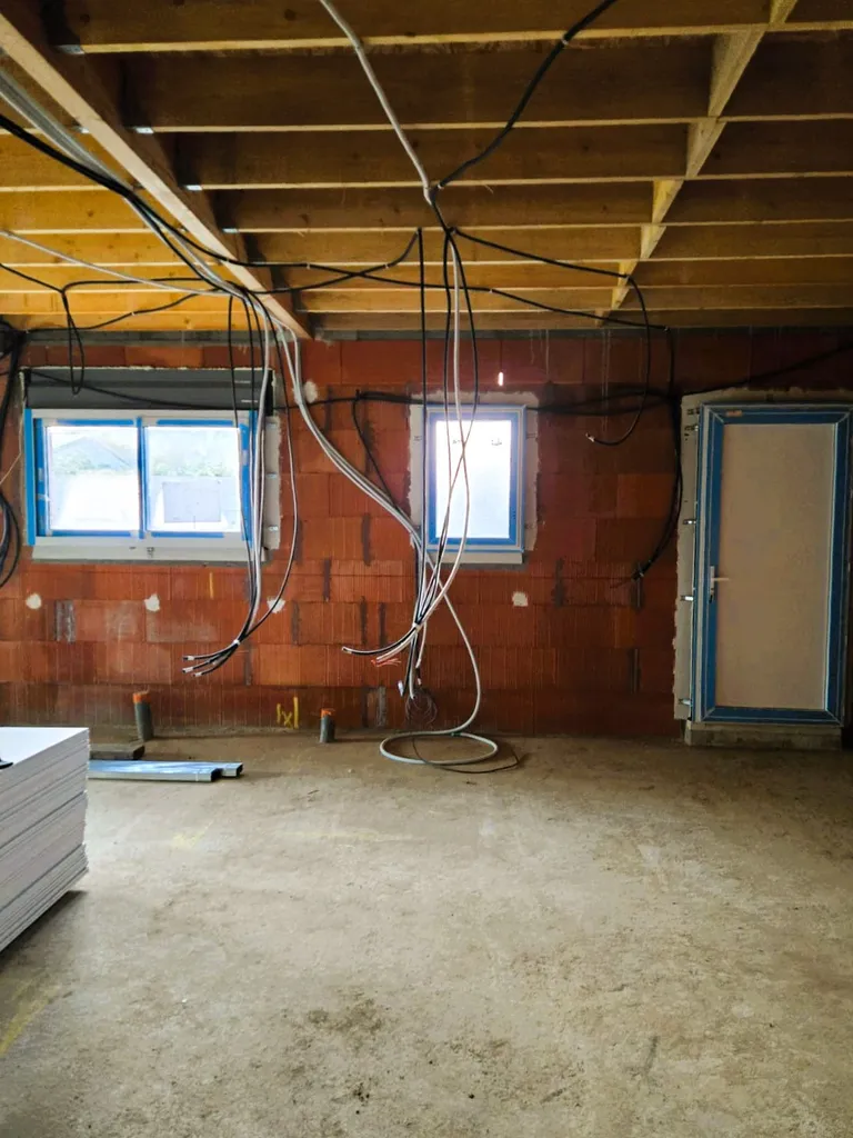 Projet de rénovation intérieure réalisé par A2GV Intérieurs avec création et réorganisation des espaces pour un intérieur plus fonctionnel.