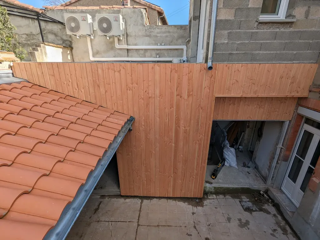 Menuiserie extérieure bois sur mesure Lauragais, fabrication artisanale pour valoriser votre habitat