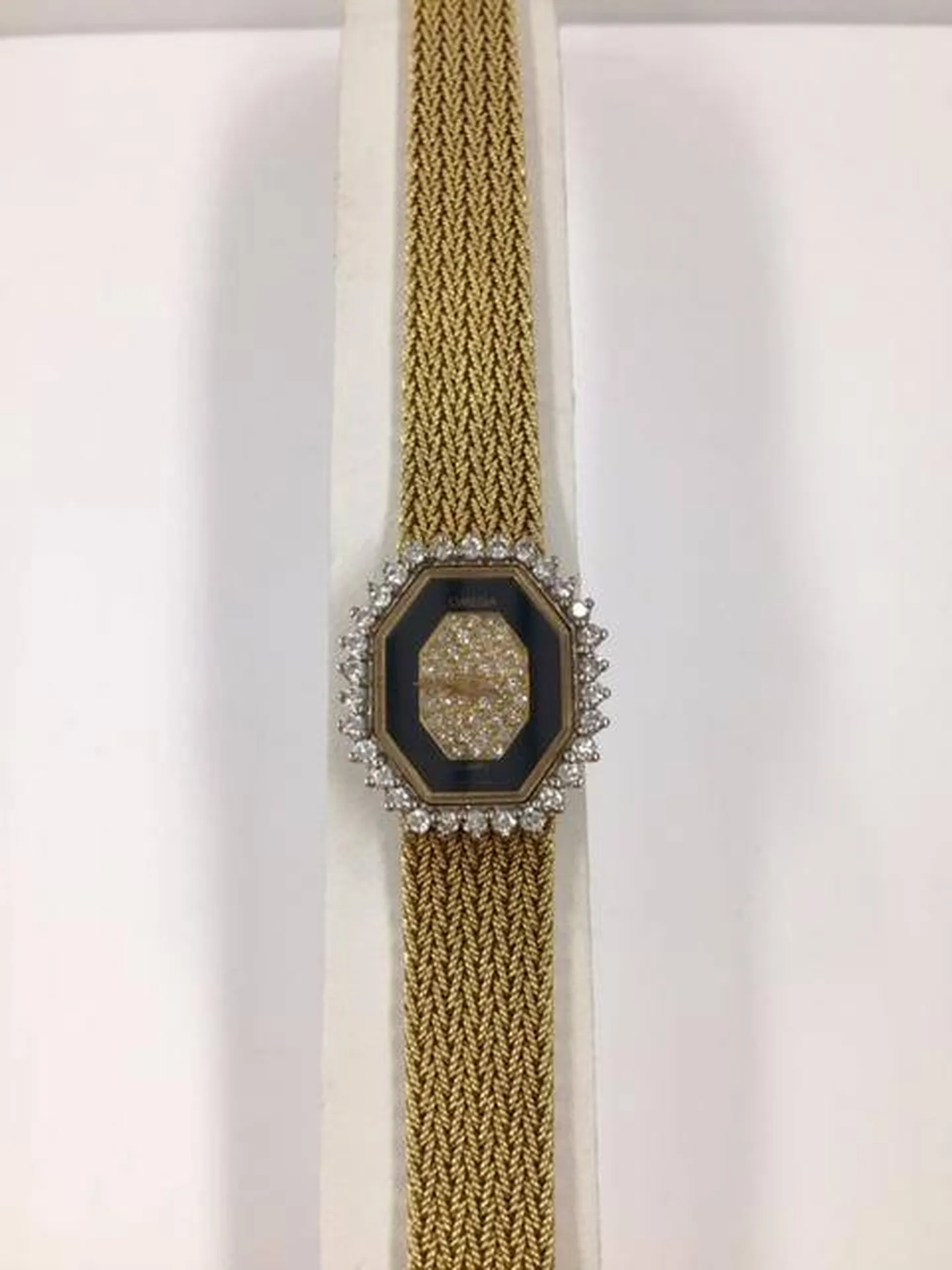 Horlogerie d'Exception : Découvrez la Montre Femme Luxe OMEGA en Or 750/1000ème chez Or Ligne à La Teste de Buch près de Bordeaux 