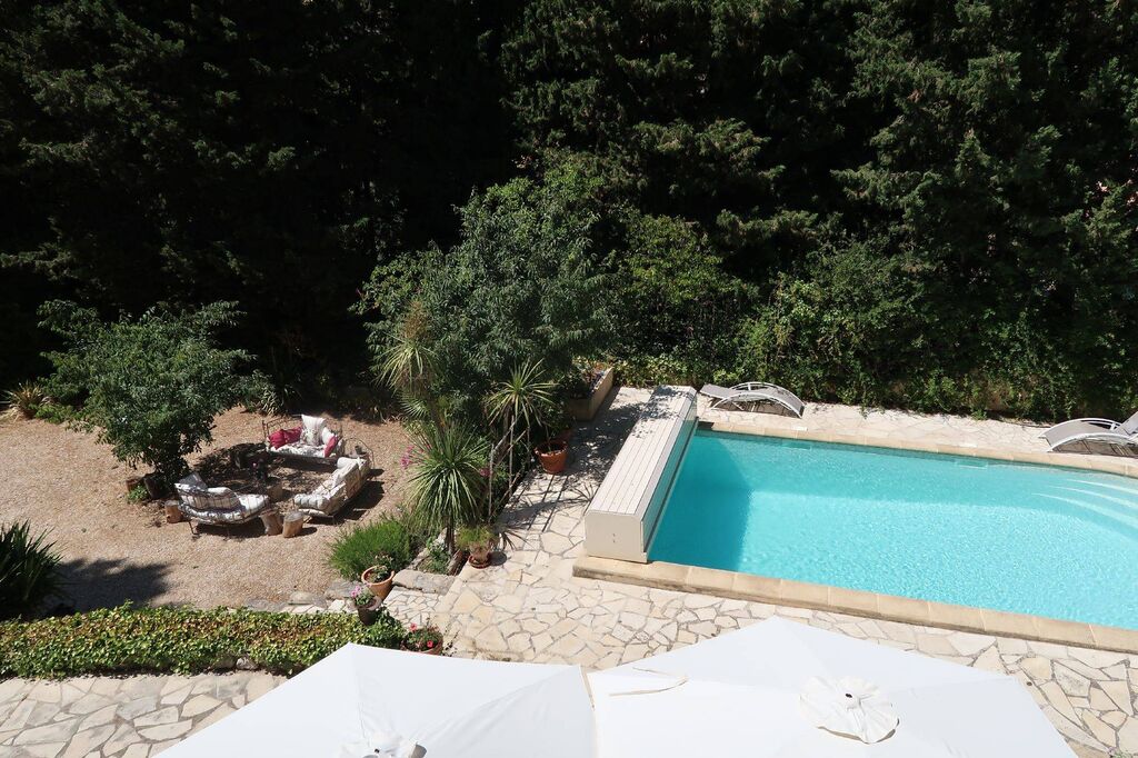 Vente maison Cassis dans domaine privé avec piscine et dépendances 