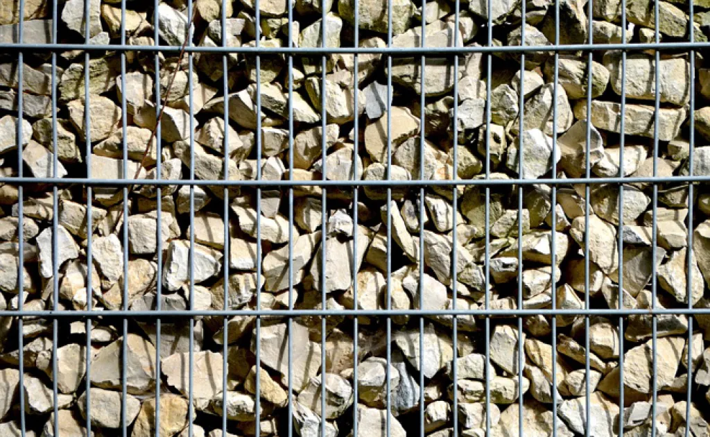Création de gabion par STONEO spécialiste création d'espaces extérieurs 26 07 38