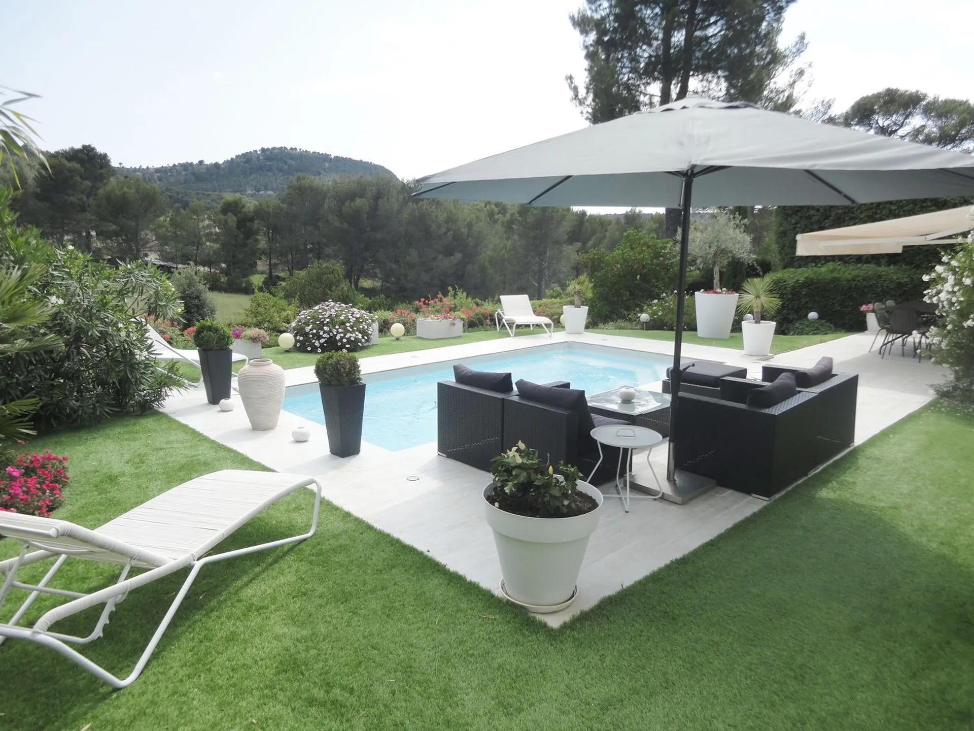 Bas de villa en vente à roquefort la bedoule