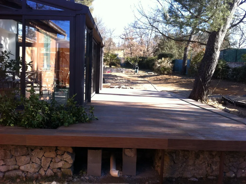 Réalisation de terrasse en bois exotique 13/83/04/84