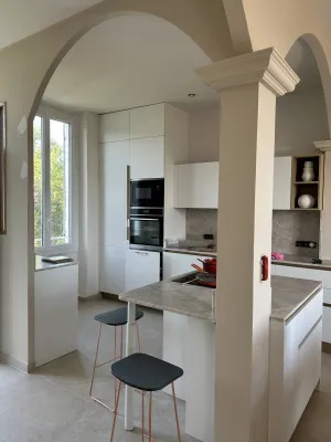 Réalisation d'une cuisine italienne sur mesure design à St Cyr sur Mer dans le 83