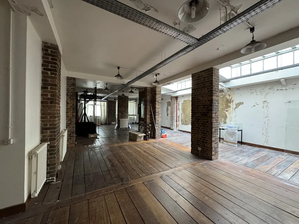 Location - Local commercial 271 m², Place Victor Hugo, Rue Mesnil 75016 PARIS