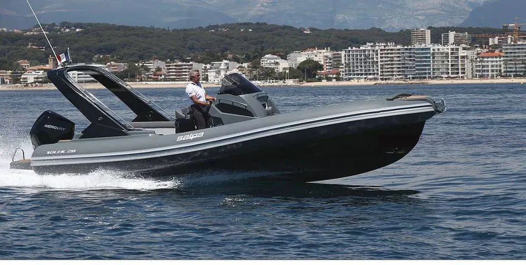 Soleil 28 Salpa bateau semi-rigide en vente à La Ciotat