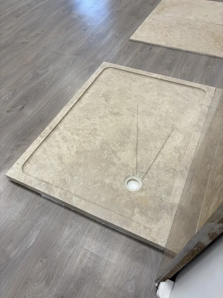 BAC A DOUCHE  - RECEVEUR DE DOUCHE TRAVERTIN BEIGE  RAINURE  120X90X5 CM 