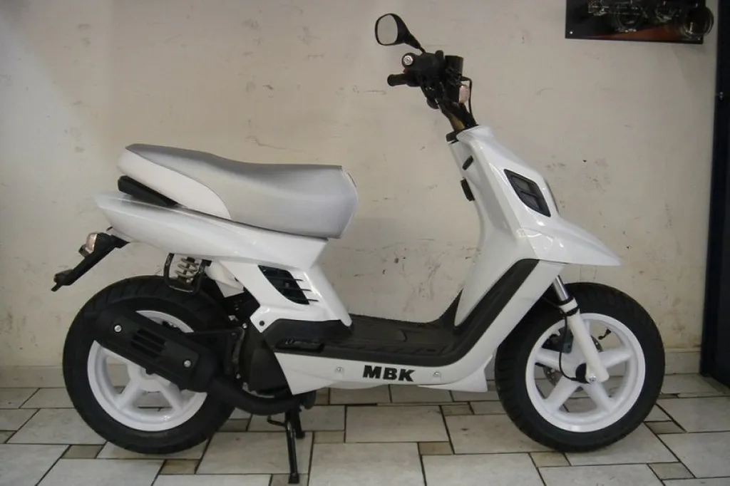 mbk booster neuf 12 pouces bcd 83500 la seune sur mer