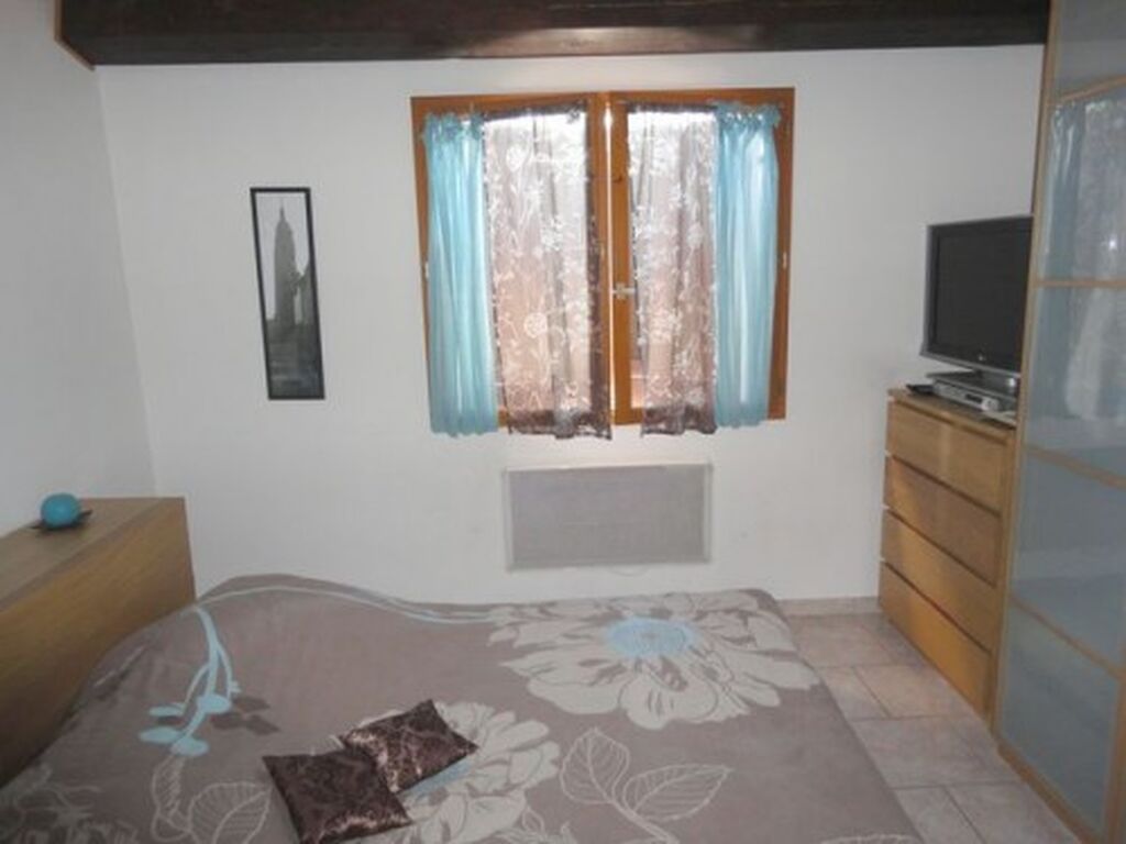 Vente maison Roquefort la Bédoule proche commodités sur 610m² de terrain avec piscine