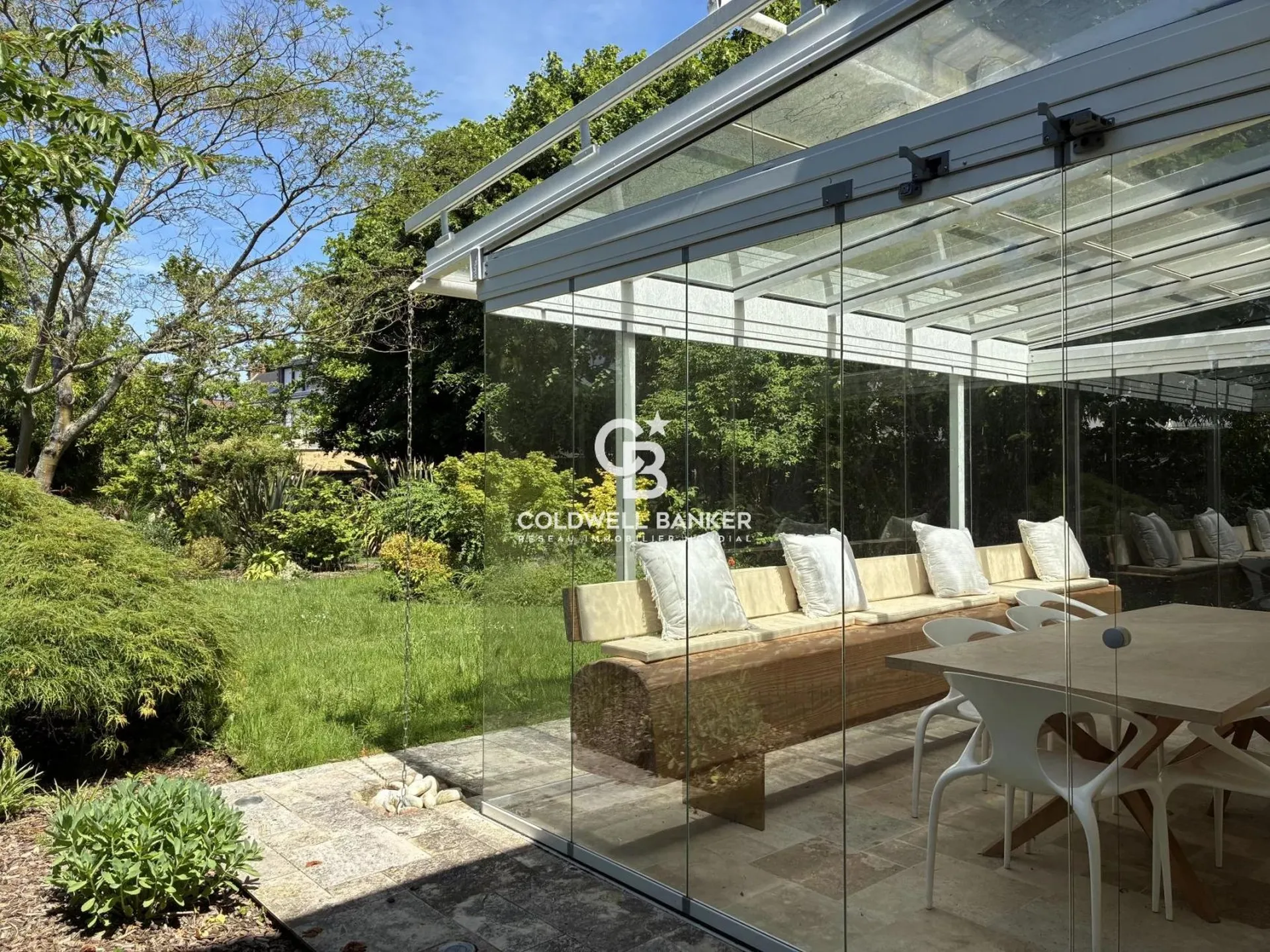 acheter une maison lumineuse dans le centre ville du mans avec un jardin