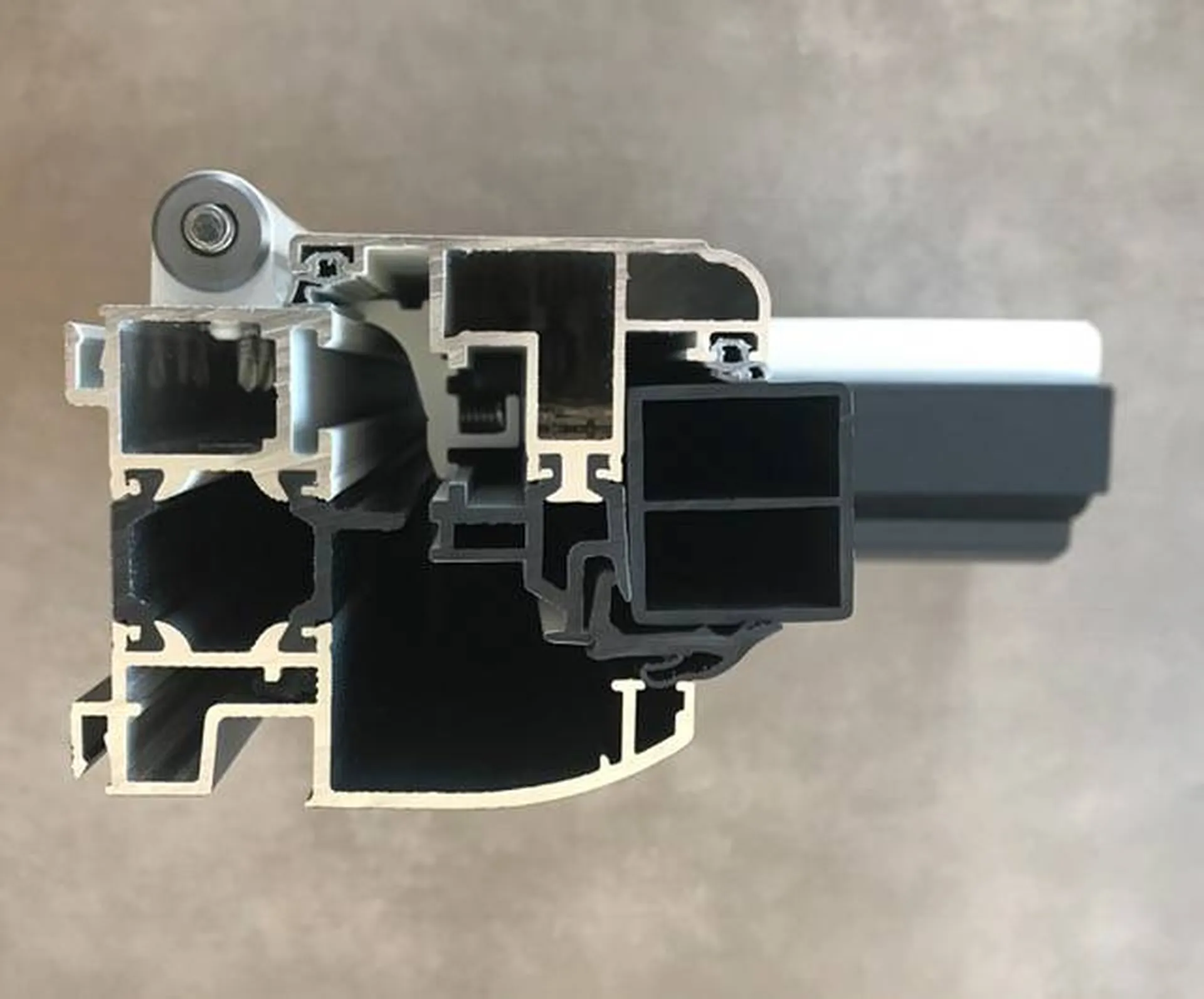 Profilé ALUMINIUM SCHÜCO AIX-EN-PROVENCE