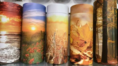 Urnes de dispersion à thème automne, paysage campagne, mer, foret large choix chez pompes funèbres Pinault Lyon