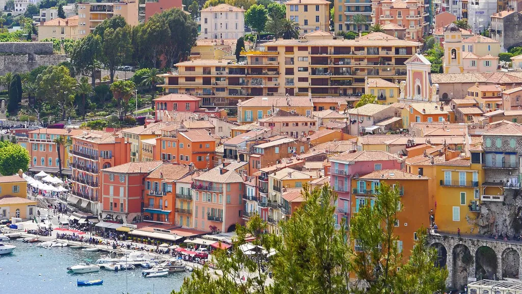 investir dans l'immobilier en VIAGER LIBRE : studio dans la vieille ville de VILLEFRANCHE-SUR-MER