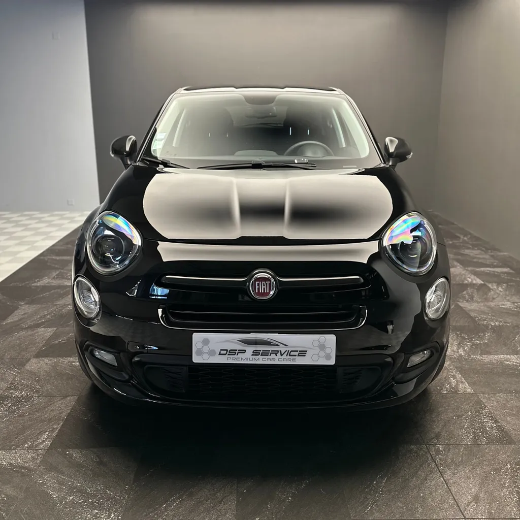 Lustrage brillance sur un FIAT 500 X près du Mans