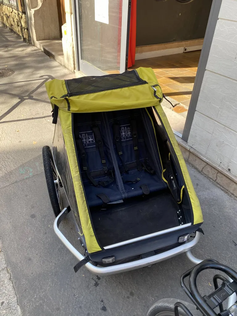 Louer une remorque pour enfants à Lyon pour le week-end