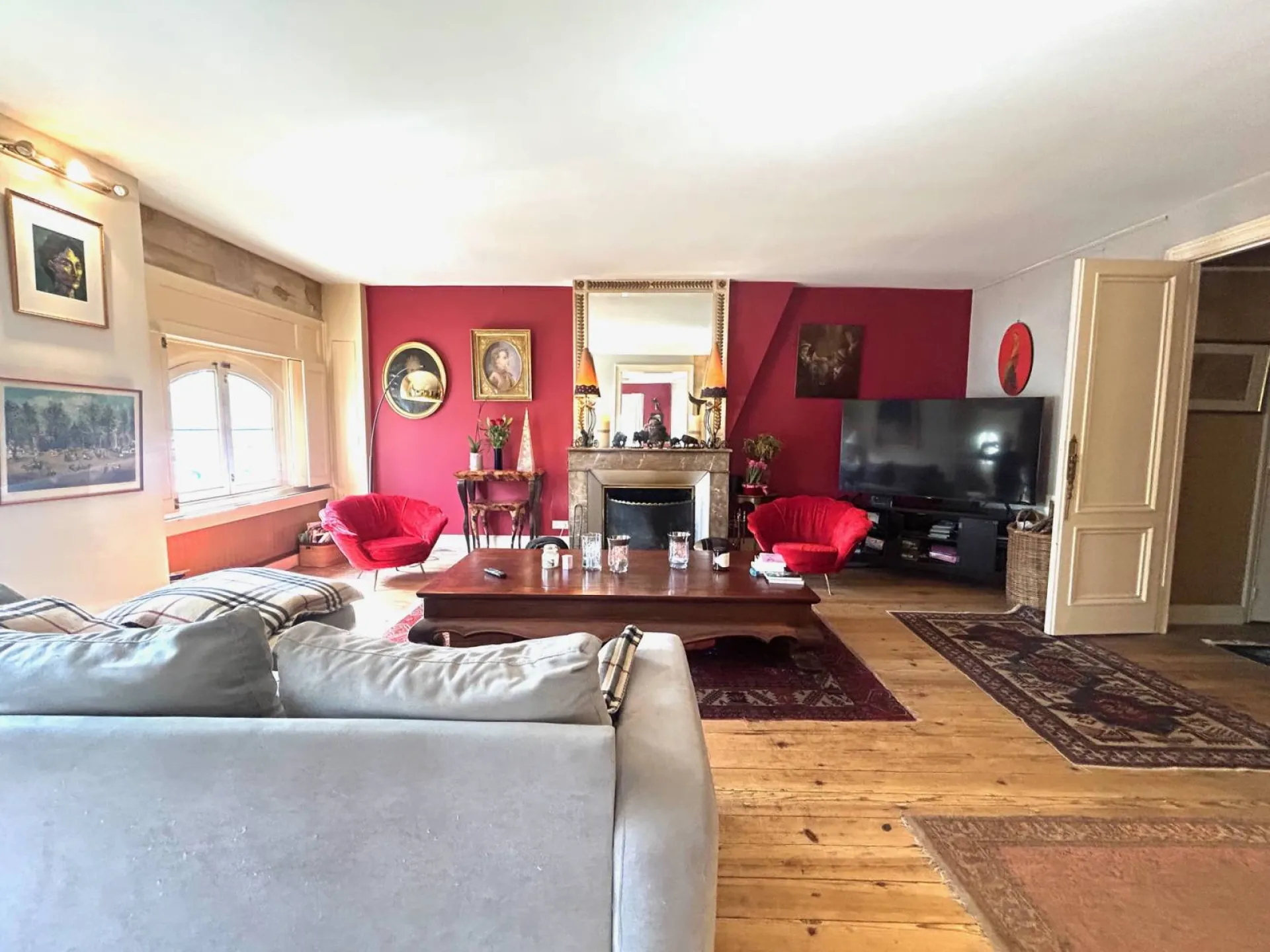 Bel appartement avec garage dans immeuble pierre Bordeaux Quinconces 