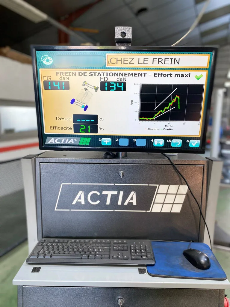 L'efficacité et la performance de votre frein de stationnement (frein à main) constatés chez Autosur Martigues dans les Bouches-du-Rhône