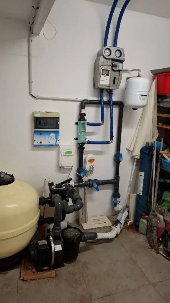 Devis gratuit pour la pose de panneaux solaires reliés à une pompe à chaleur de piscine  à Toulon à coté de La Garde