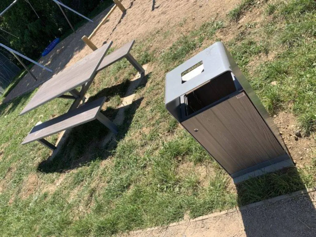 Installation d'équipements sportifs multisports et fitness, jeux pour enfants en inox et mobiliers urbains à Neuville sur Saône près de Lyon