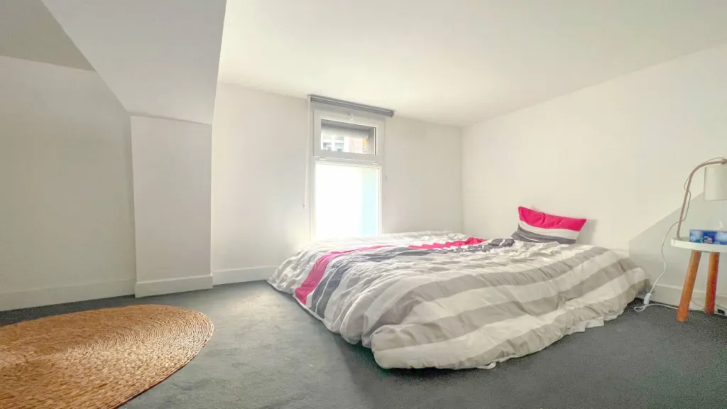 F2 - place de la Rougemare à Rouen avec terrasse privative