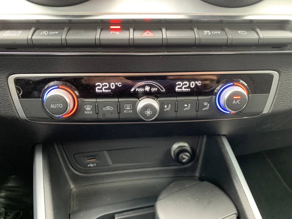 Audi Q2 essence boite automatique proche de Barentin