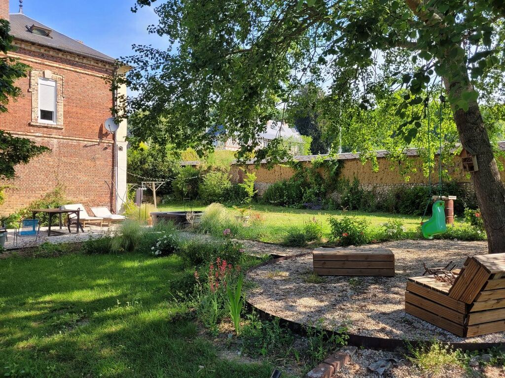 Maison de village sur 1 800 m²